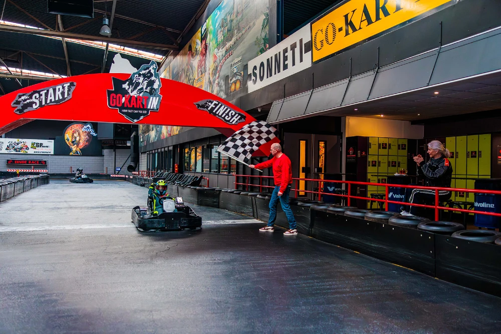 Kinder karting desk 1280 Go KArt In Dordrecht karten voor kinderen